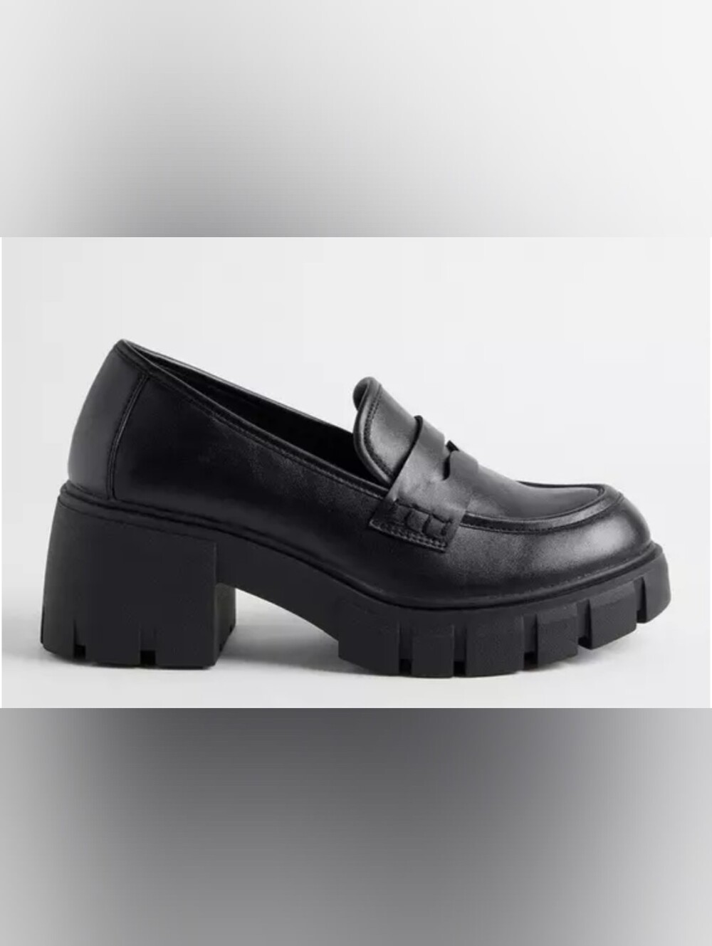 Torrid Black Chunky Lug Sole Loafers Size 8.5 WW - Picture 2 of 4
